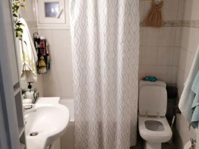 Ενοικιάζεται οροφοδιαμέρισμα 90 τμ στην περιοχή των Αμπελοκήπων - Θεσσαλονίκη.