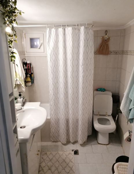 Ενοικιάζεται οροφοδιαμέρισμα 90 τμ στην περιοχή των Αμπελοκήπων - Θεσσαλονίκη.