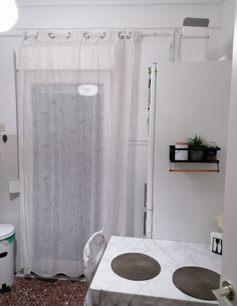 Ενοικιάζεται οροφοδιαμέρισμα 90 τμ στην περιοχή των Αμπελοκήπων - Θεσσαλονίκη.