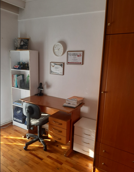 Ενοικιάζεται οροφοδιαμέρισμα 90 τμ στην περιοχή των Αμπελοκήπων - Θεσσαλονίκη.