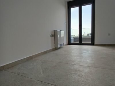 Διατίθενται προς ενοικίαση.