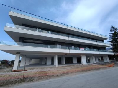 Διατίθενται προς ενοικίαση.