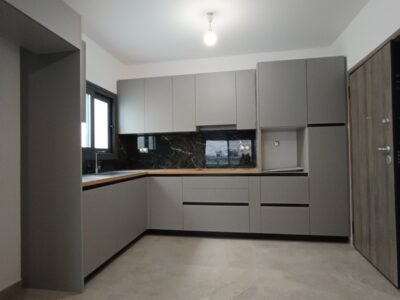 Διατίθενται προς ενοικίαση.