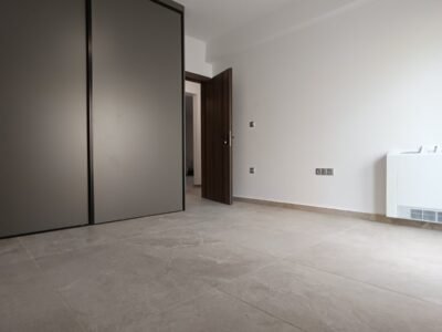 Διατίθενται προς ενοικίαση.