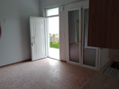 Ενοικιάζεται διαμέρισμα 1 ορόφου στον Αυλώνα Αττικής.
