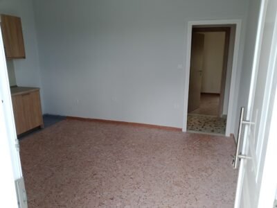 Ενοικιάζεται διαμέρισμα 1 ορόφου στον Αυλώνα Αττικής.