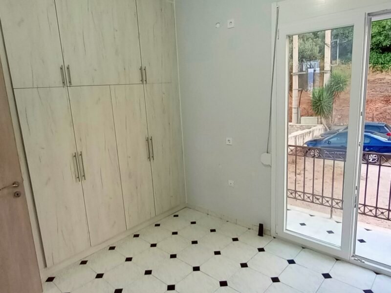 Ενοικιάζεται διαμέρισμα 2 ορόφου στον Αυλώνα Αττικής.